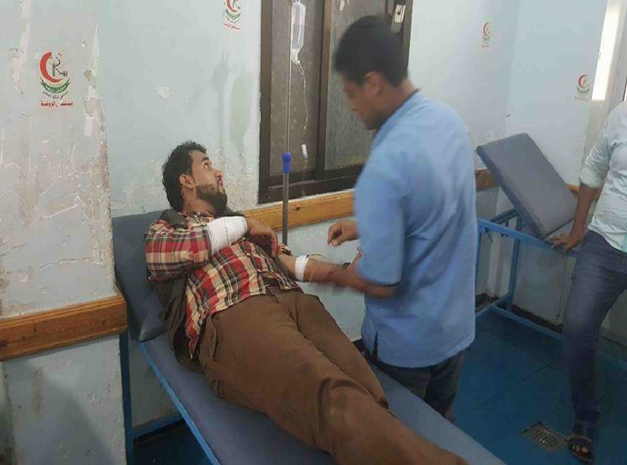 إصابة مصور تلفزيون "سهيل" خلال تغطيته للمعارك في تعز