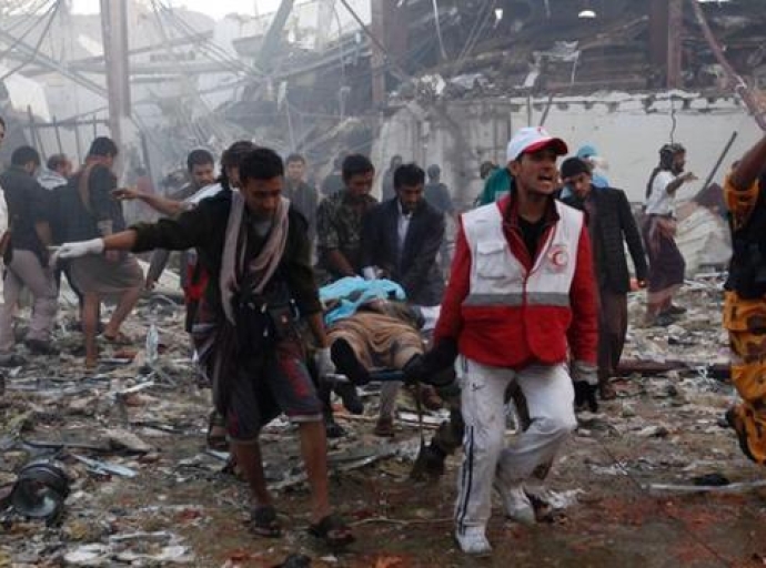 "صحفيات بلا قيود" تدين جريمة قتل المئات من المواطنين جراء قصف صالة عزاء بالعاصمة صنعاء