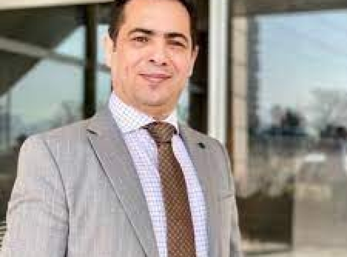 "صحفيات بلا قيود" تدين احتجاز الصحفي الزرقة بمطار صنعاء